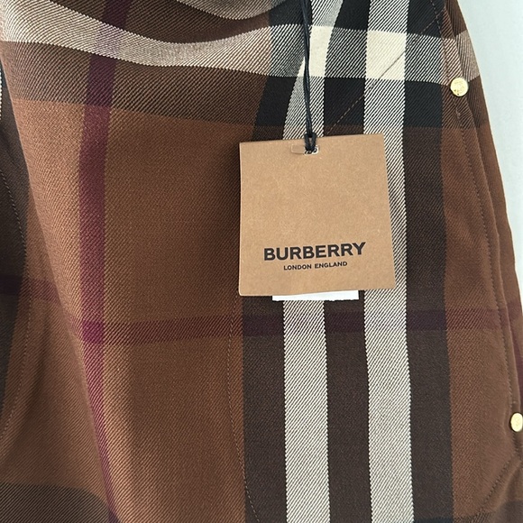 💯- New Authentic Burberry Wool Skirt with Classic Check Pattern - Picture 13 of 14